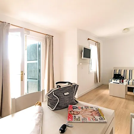 Apartamentos Cala Blanca