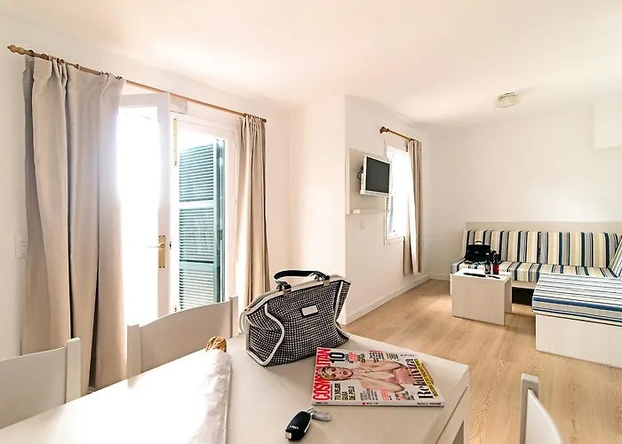 Apartamentos Cala Blanca